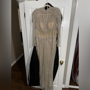 Beautiful size 12 gown worn only for one hour.